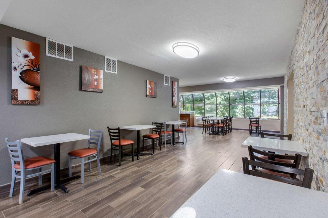 Hotel Quality Airport-near Uptown